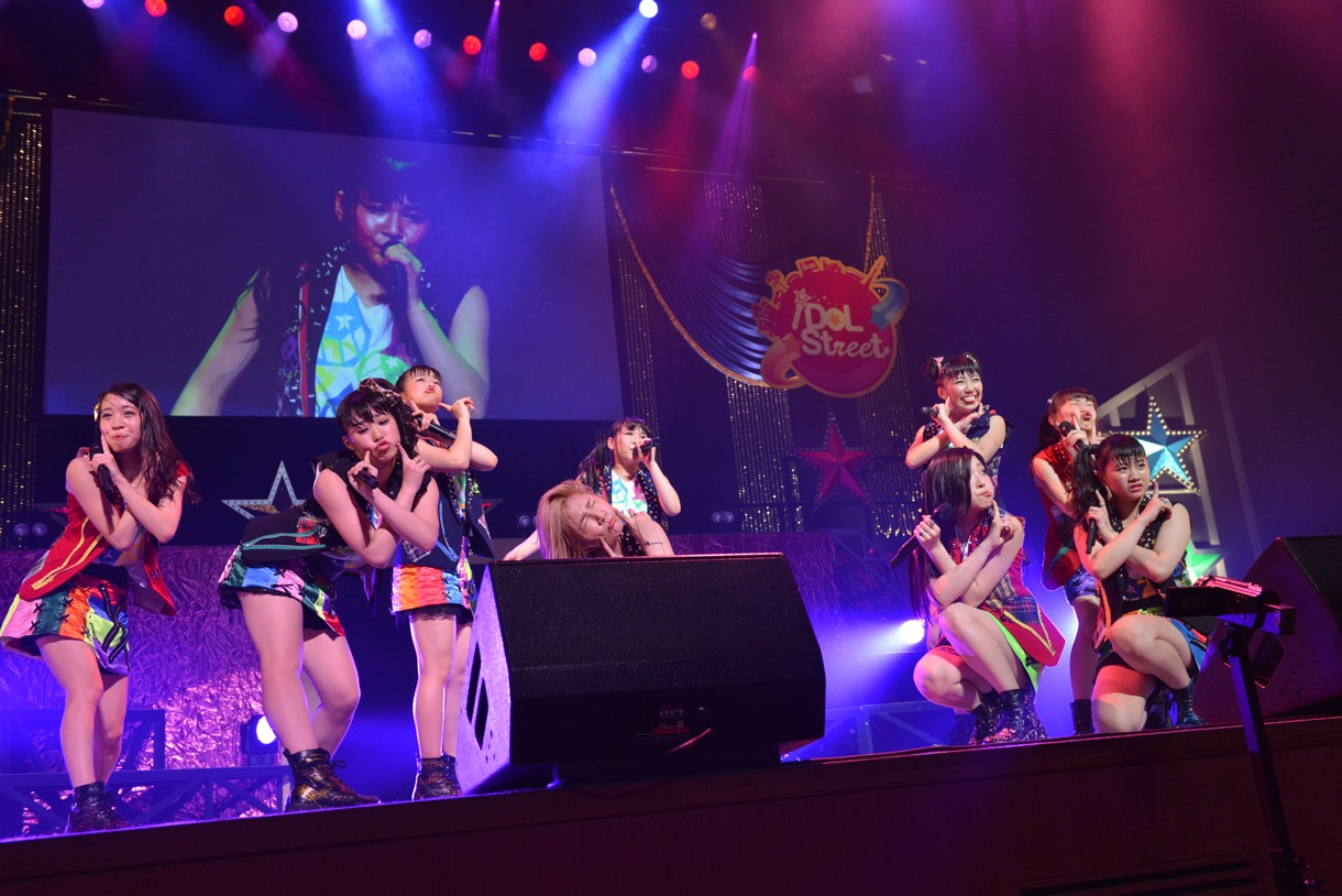 「iDOL Street Carnival 2015 ～GOLDEN PARADE!!!!!～」ライブの様子。