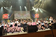 「iDOL Street Carnival 2015 ～GOLDEN PARADE!!!!!～」ライブの様子。
