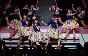 Juice=Juiceによる「ファーストライブツアー2015 ～Special Juice～」の様子。