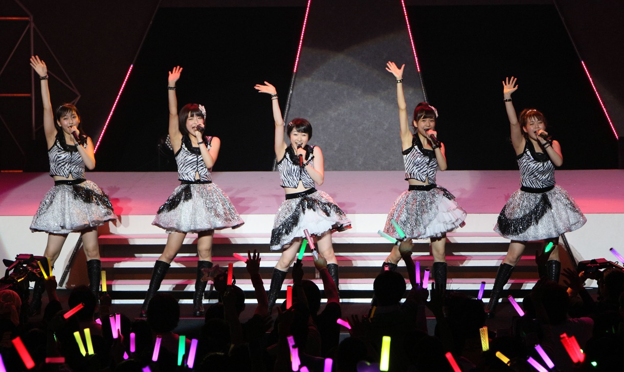 Juice=Juiceによる「ファーストライブツアー2015 ～Special Juice～」の様子。