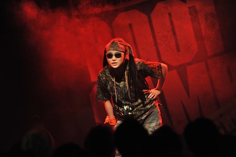 永井日菜扮するナガイ隊長。