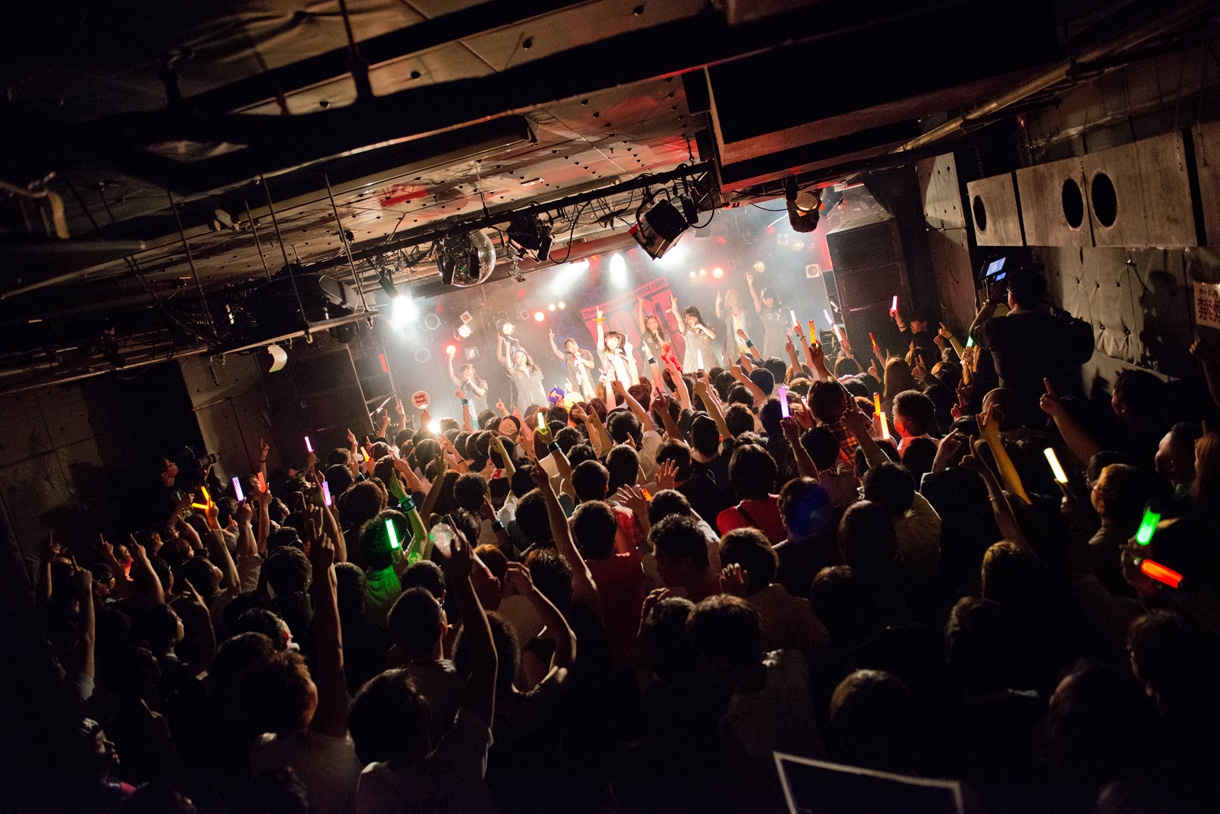 「Cheeky Parade LIVE HOUSE TOUR～Cheeky Boot Camp～」の様子。
