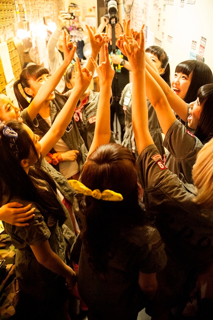 「Cheeky Parade LIVE HOUSE TOUR～Cheeky Boot Camp～」開演前の様子。
