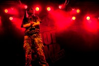 永井日菜扮するナガイ隊長。