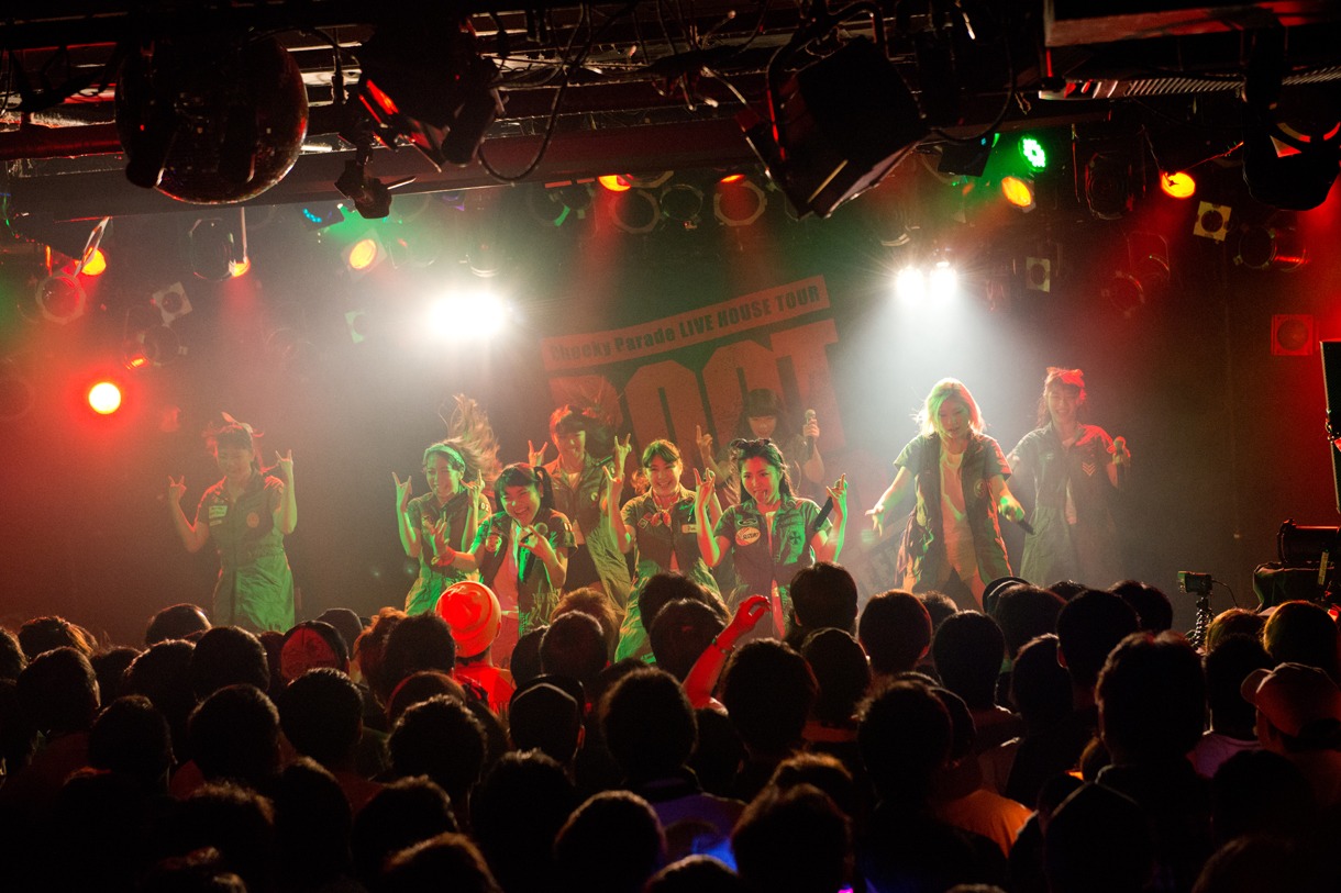 「Cheeky Parade LIVE HOUSE TOUR～Cheeky Boot Camp～」の様子。