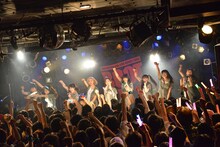 「Cheeky Parade LIVE HOUSE TOUR～Cheeky Boot Camp～」の様子。