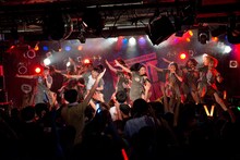 「Cheeky Parade LIVE HOUSE TOUR～Cheeky Boot Camp～」の様子。