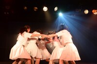 アイドルネッサンス「アキバで1周年を感謝するネッサンス!!」の様子。