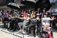 チームしゃちほことLEON RACINGの関係者。