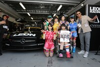 チームしゃちほことジローラモ。