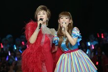 左から小林幸子、中川翔子。