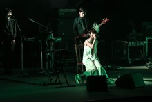 「Salyu Tour 2015 Android & Human Being」電力ホール公演の様子。（Photo by Taku Fujii）