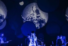 「Salyu Tour 2015 Android & Human Being」電力ホール公演の様子。（Photo by Taku Fujii）