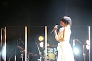 「Salyu Tour 2015 Android & Human Being」電力ホール公演の様子。(Photo by Taku Fujii)
