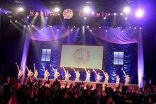 転入生を迎え、12人体制でパフォーマンスを行うさくら学院。