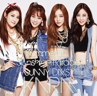 KARA「サマー☆ジック / Sunshine Miracle / SUNNY DAYS」ジャケット