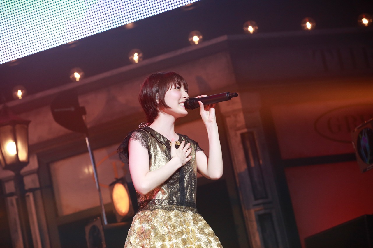 「花澤香菜 live 2015 "Blue Avenue"」東京・日本武道館公演の様子。