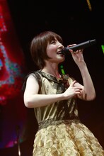 「花澤香菜 live 2015 "Blue Avenue"」東京・日本武道館公演の様子。