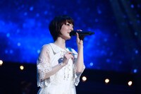 「花澤香菜 live 2015 "Blue Avenue"」東京・日本武道館公演の様子。