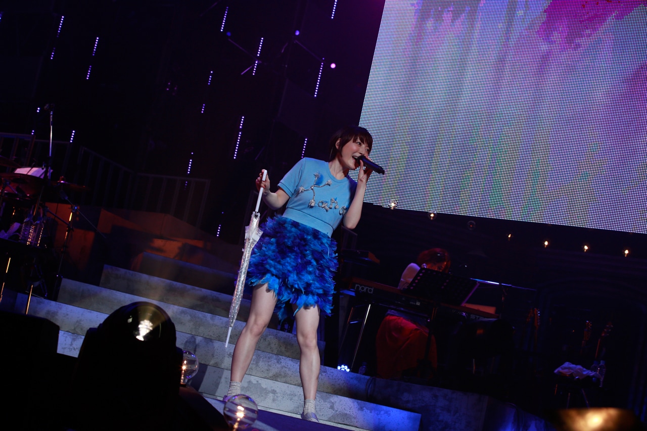 「花澤香菜 live 2015 "Blue Avenue"」東京・日本武道館公演の様子。