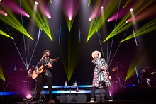 「吉田山田ツアー2015」東京・渋谷公会堂公演の様子。