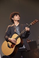 「吉田山田ツアー2015」東京・渋谷公会堂公演の様子。