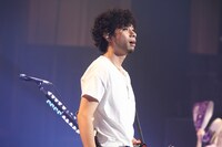 「吉田山田ツアー2015」東京・渋谷公会堂公演の様子。