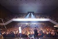 「吉田山田ツアー2015」東京・渋谷公会堂公演の様子。