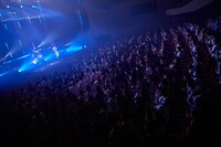 「吉田山田ツアー2015」東京・渋谷公会堂公演の様子。