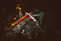 5lackのステージでDJを務めたPUNPEE。（Photo by cherry chill will）