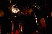 池本雄季（Dr, Cho）（撮影：半田安政[showcase]）