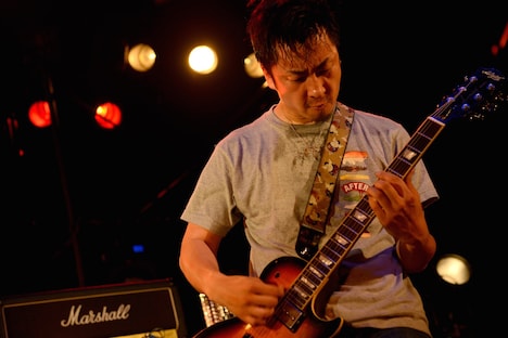 松崎兵太（G, Cho）（撮影：半田安政[showcase]）