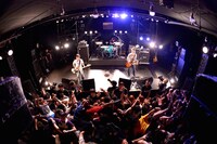 SHANK「11th Anniversary ONEMAN SHOW」の様子。（撮影：半田安政[showcase]）