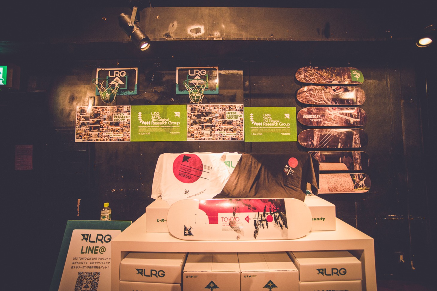 「BISHOP NEHRU JAPAN TOUR 2015」の会場の様子。（Photo by cherry chill will）