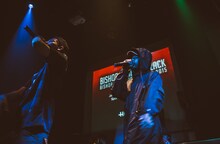 jjjのライブの様子。（Photo by cherry chill will）