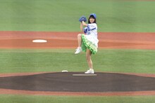 バランスのよいセットアップモーションを見せるNao☆投手。