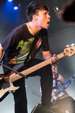 下上貴弘（B / アルカラ）（Photo by AZUMA Tatsuya）