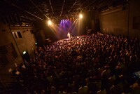 「片平里菜 弾き語りワンマンツアー2015“最高の仕打ち”」初日公演の様子。