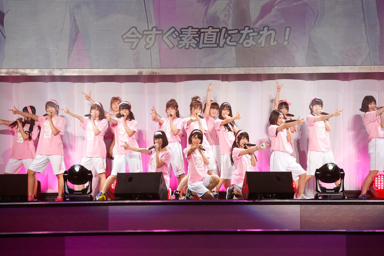 「大声ダイヤモンド」をパフォーマンスするチームA。