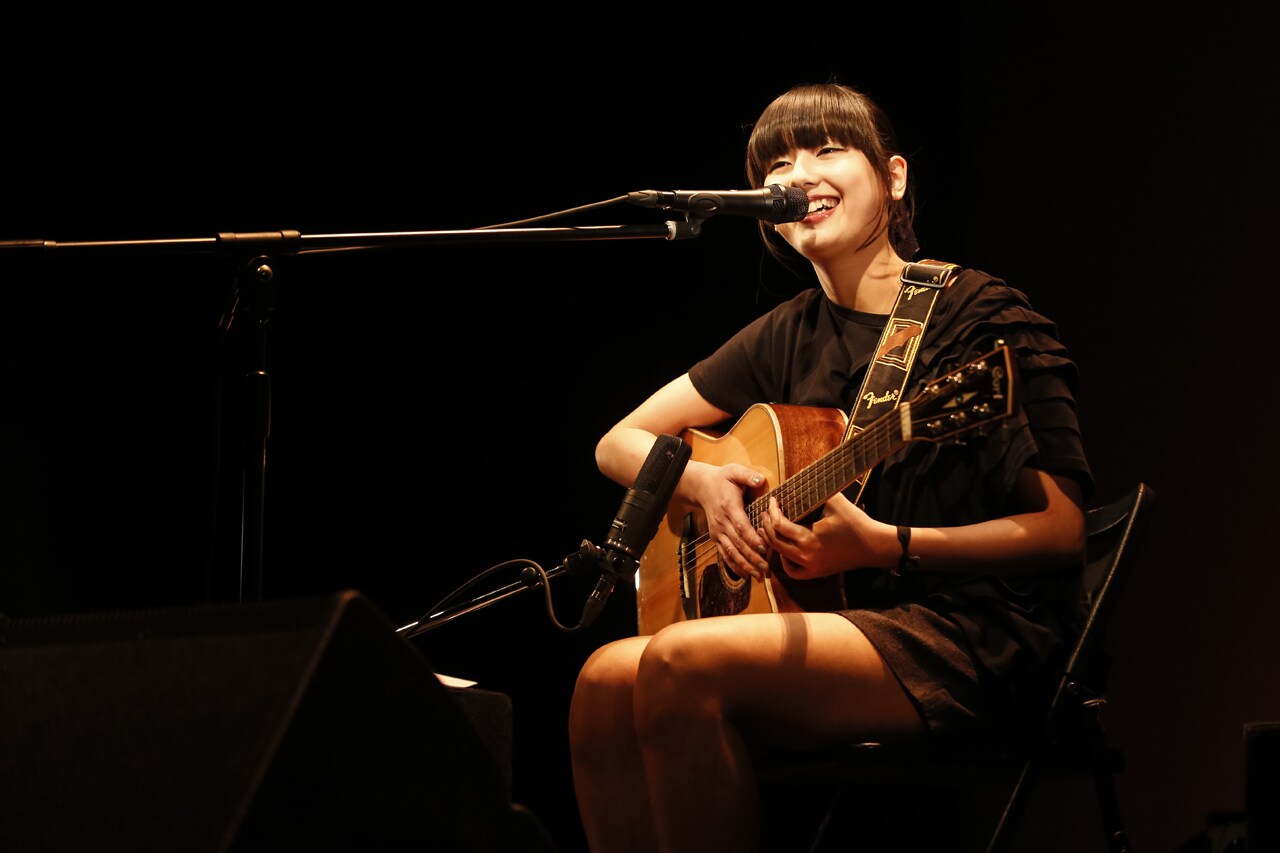 沖ちづる、タウンホールで歌声響かせる＆7月生音ライブ開催