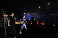 スタンド通路を駆ける大黒柚姫。