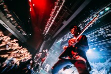 ムック「MUCC EUROPE TOUR 2015 "F#CK THE PAST F#CK THE FUTURE" in JAPAN」の様子。（撮影：西槇太一）