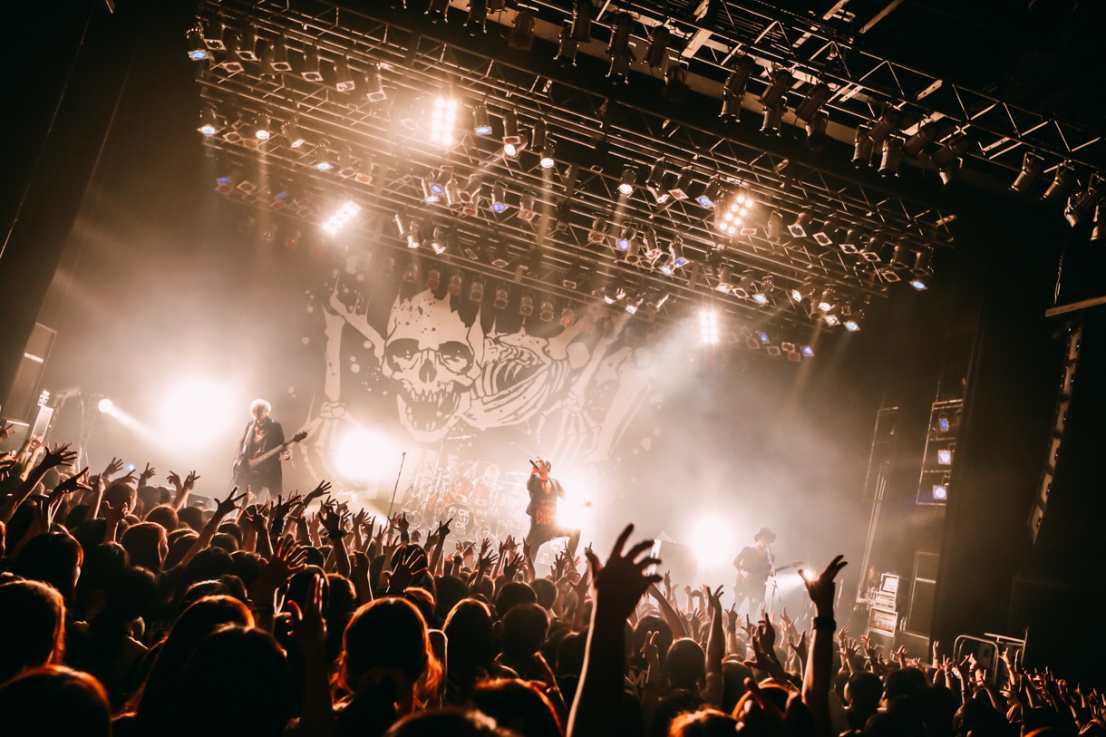 ムック「MUCC EUROPE TOUR 2015 "F#CK THE PAST F#CK THE FUTURE" in JAPAN」の様子。（撮影：西槇太一）