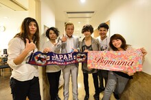 終演後のBIGMAMAとじゅんいちダビッドソン。（Photo by Azusa Takada）