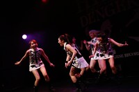 「HimeKyun“DENGEKI”Tour 2015」東京公演の様子。（撮影：菊池茂夫）