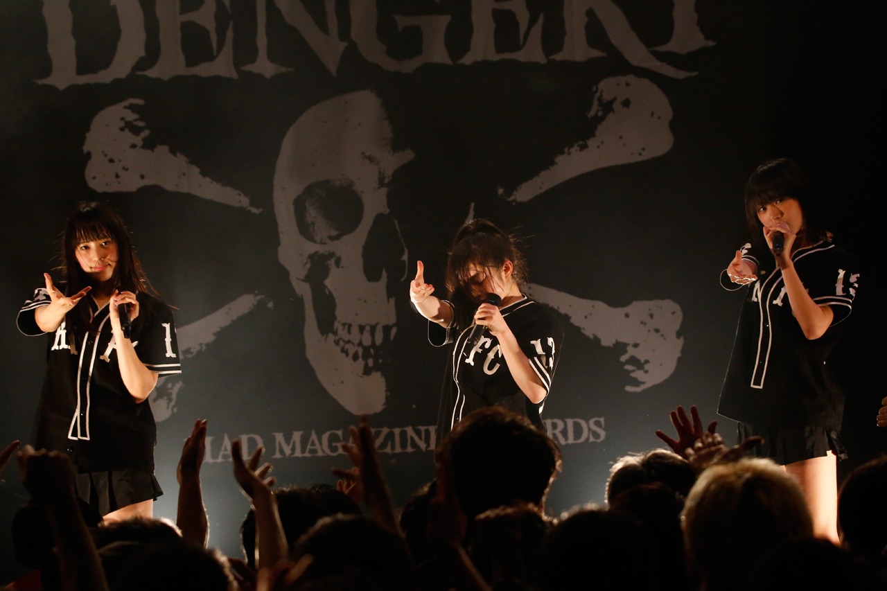 「HimeKyun“DENGEKI”Tour 2015」東京公演の様子。（撮影：菊池茂夫）