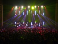 「吉田山田ツアー2015」最終公演の様子。