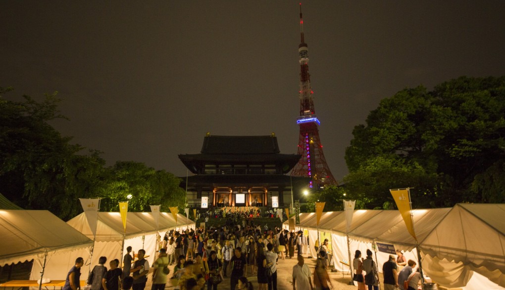 過去に行われた「100万人のキャンドルナイト＠増上寺」の様子。
