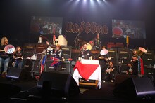 メンバーやPUFFYに誕生日を祝福される奥田民生。（撮影：山本倫子）