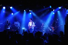 FOLKS「FOLKS "In Bloom" Tour 2015」東京・渋谷CLUB QUATTRO公演の様子。